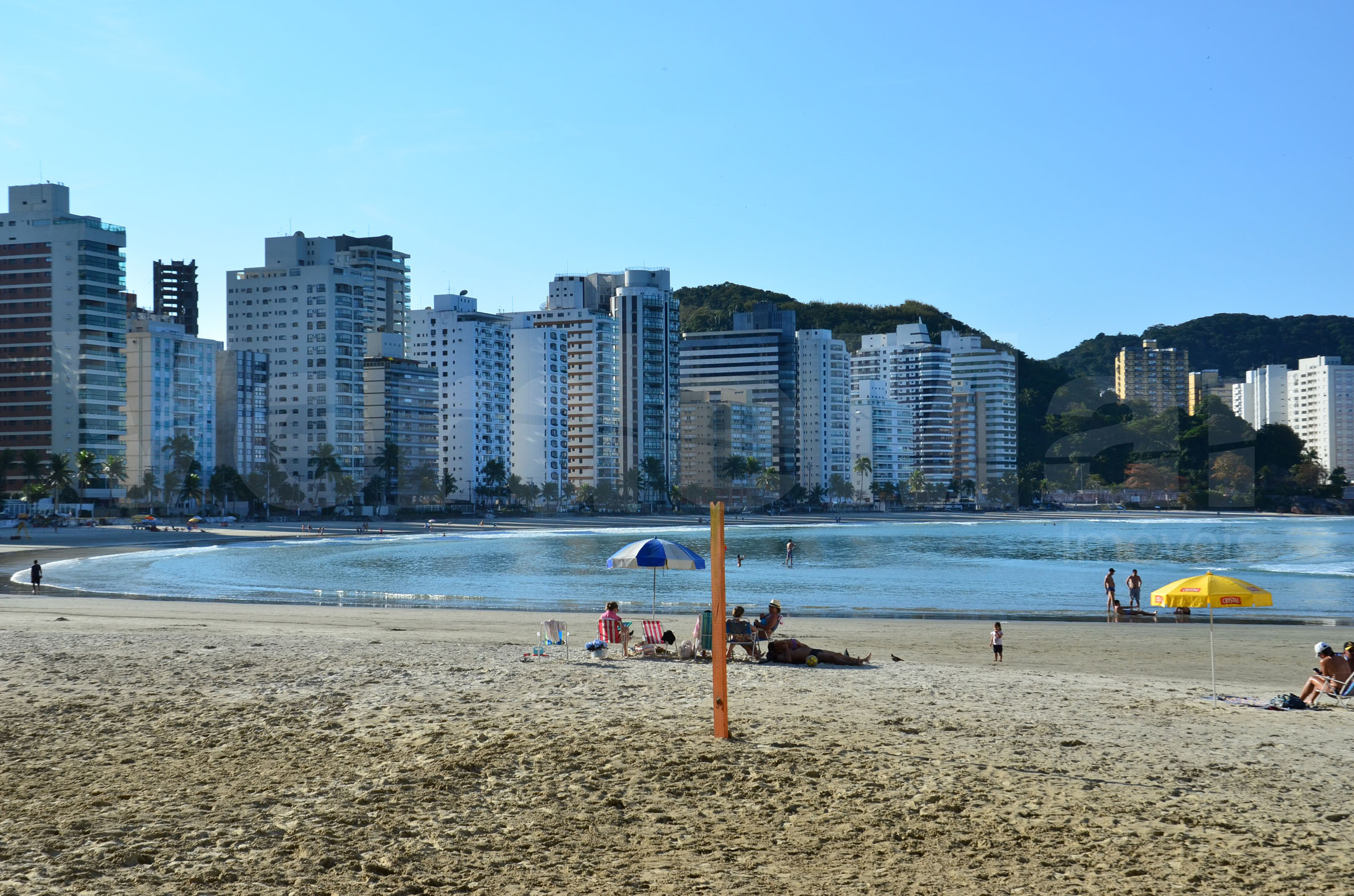 Praia das Asturias em Guarujá,Umas das mais belas praias do Litoral de São Paulo. Lotada no verão e deliciosa na baixa temporada!