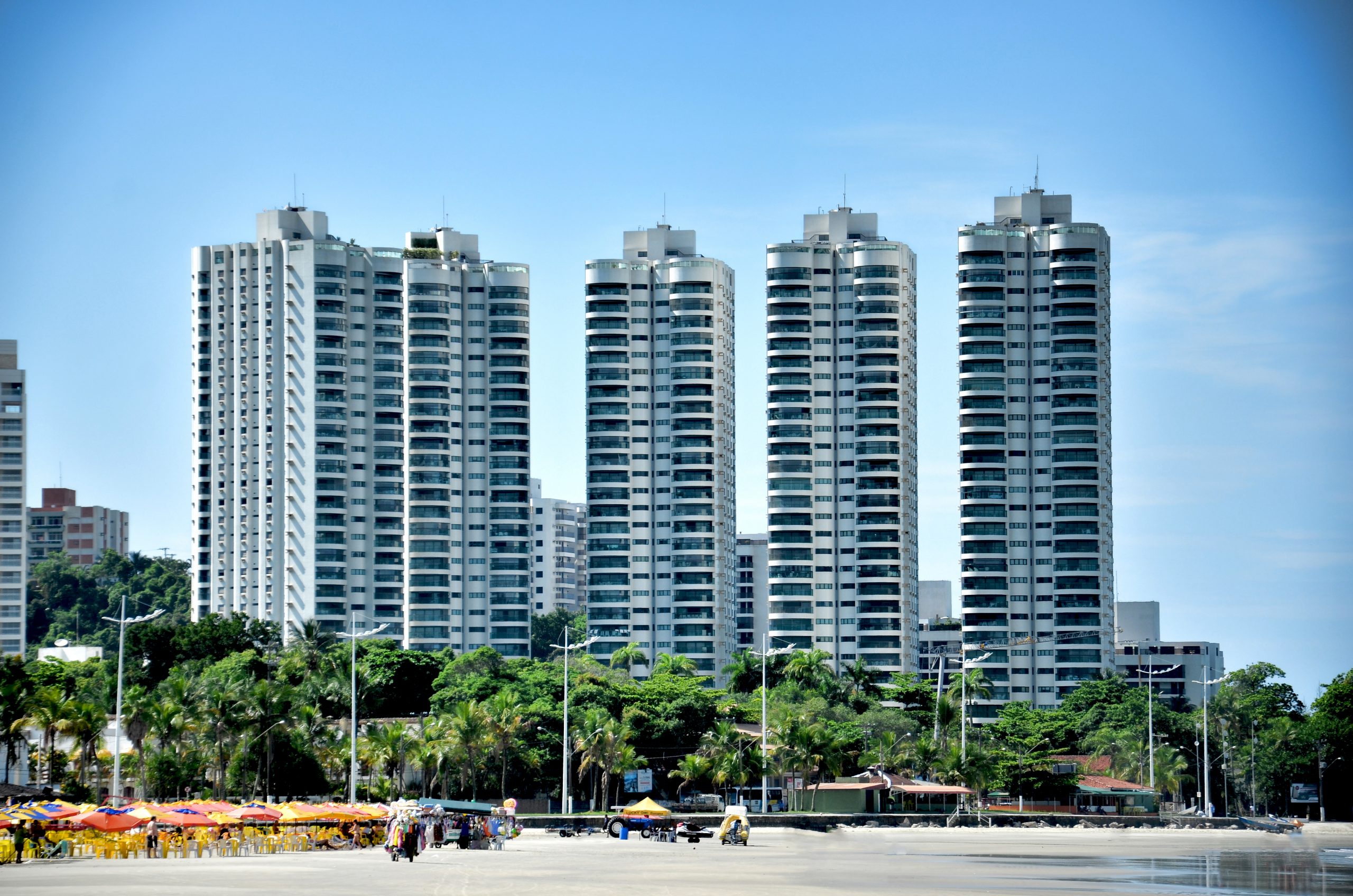 Condominio Tortugas no Guarujá, foi construído em uma área propicia para o lazer náutico.